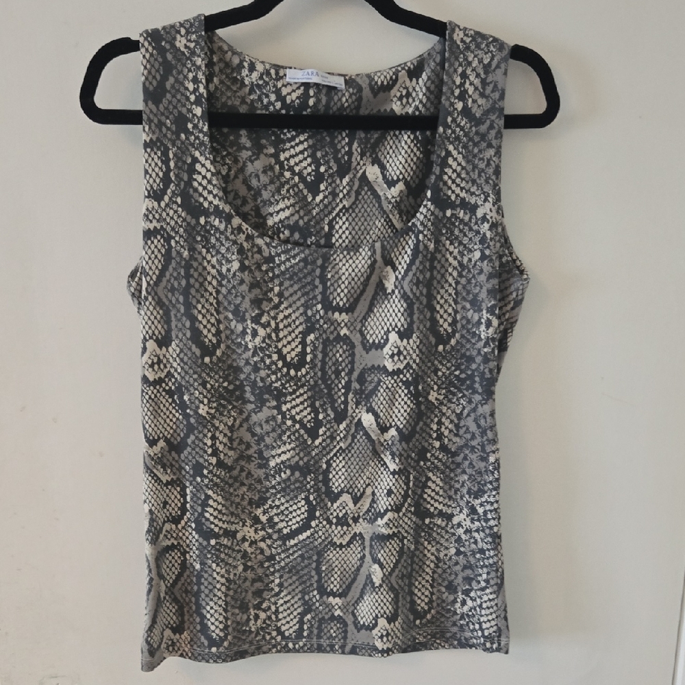 Zara Black and White Patterned Top